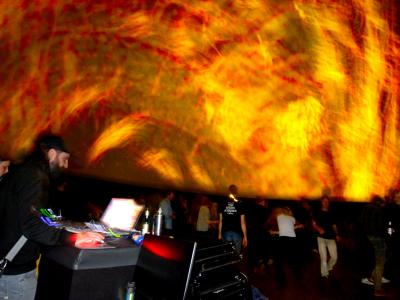 Live DJing event with immersive 360° visuals projected in real time in the infinityDome with room for 200 people.