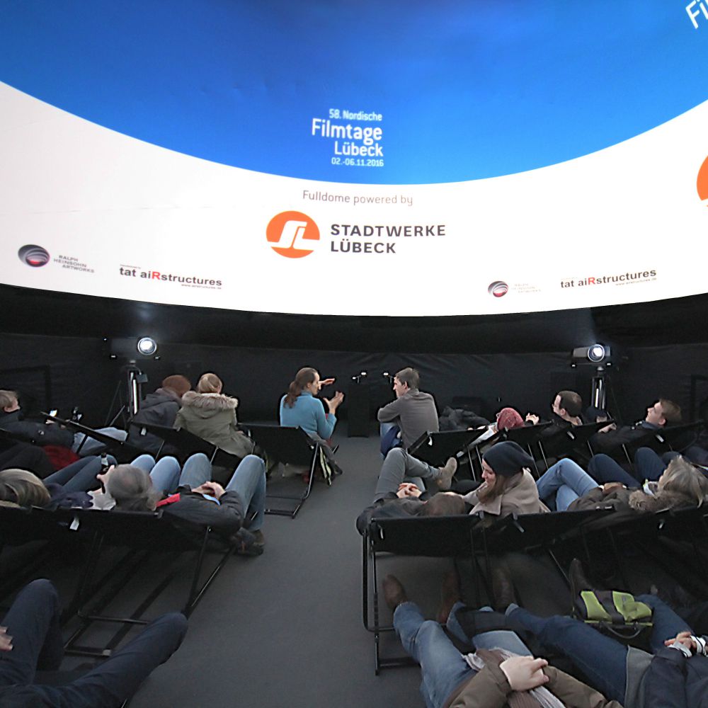 aiRdome | VR interior view with audience - 360° projection